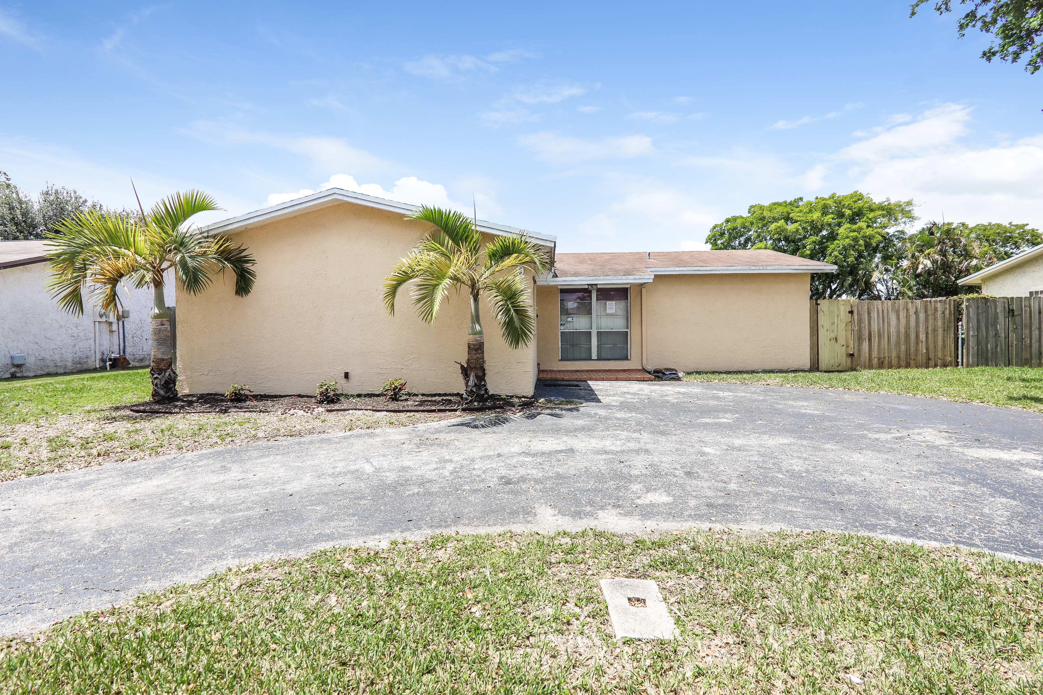 9611 Johnson St Pembroke Pines, FL 33024
